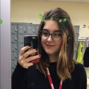 Meet your Posher, Santasha